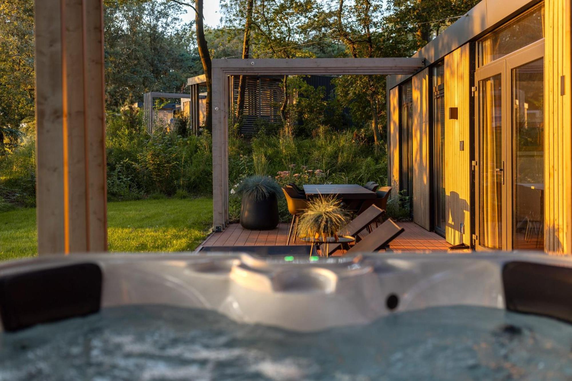 Zicht Op Twente - Spa Lodges 马尔克洛 外观 照片