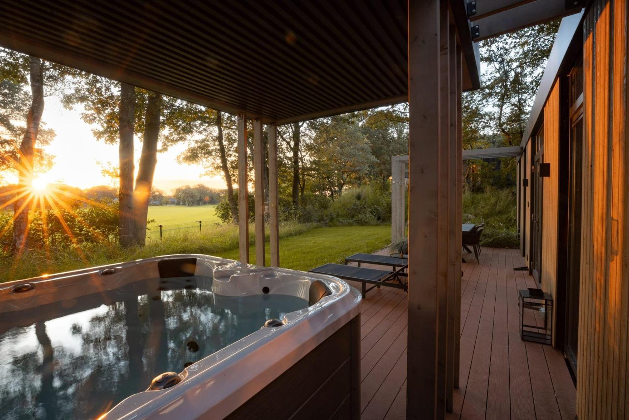 Zicht Op Twente - Spa Lodges 马尔克洛 外观 照片