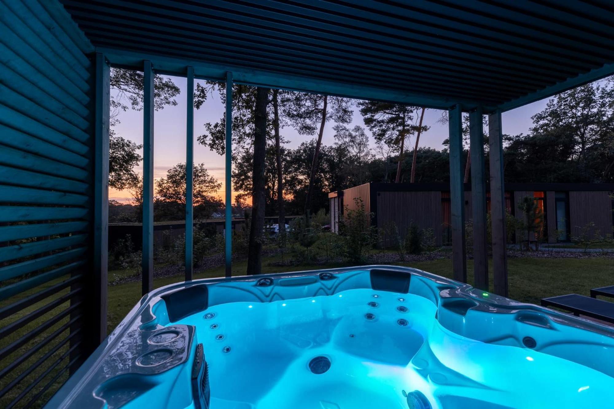 Zicht Op Twente - Spa Lodges 马尔克洛 外观 照片